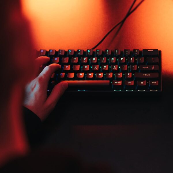 Surefire Kingpin M1 60% Mechanical Multimedia RGB Gaming Keyboard - Image 2